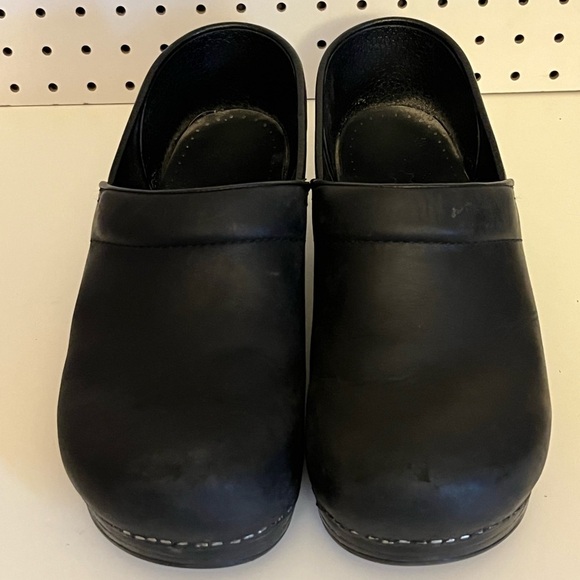 Dansko Professional in Black - Picture 8 of 16